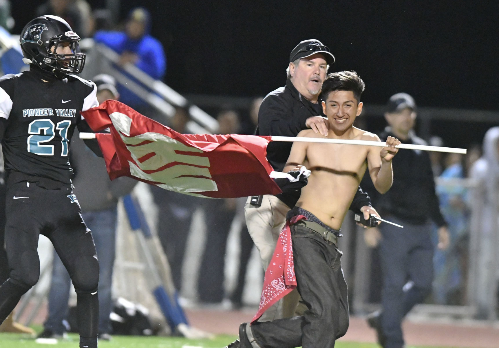 092217 SM PV football 07.jpg